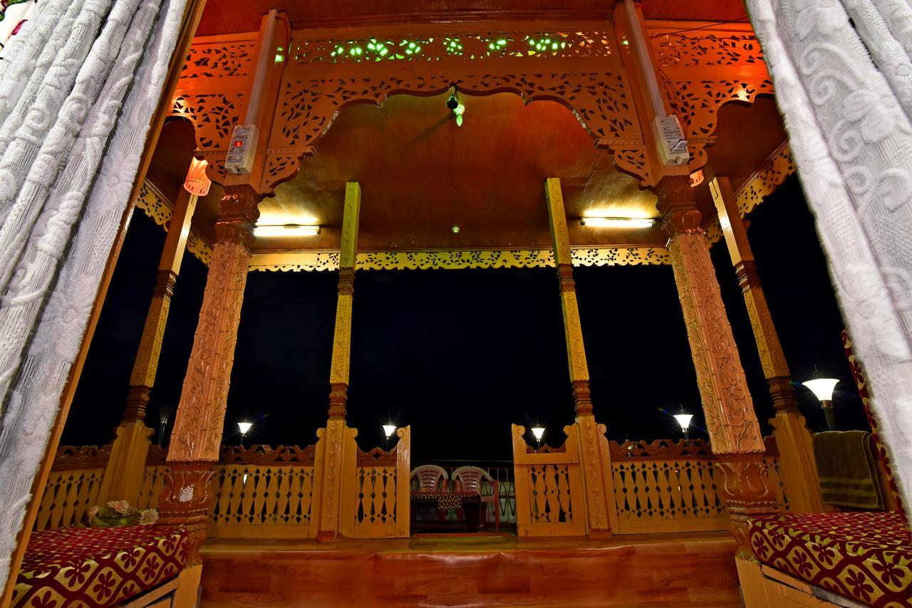 Lake Palace Group Of House Boats Srinagar  Exterior photo