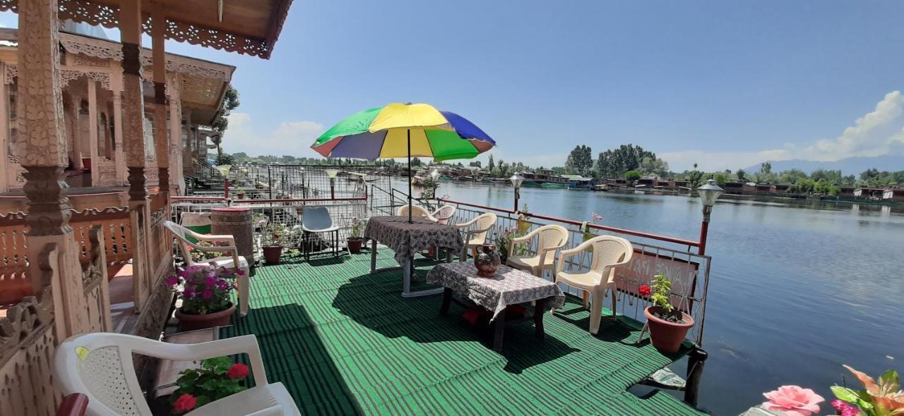 Lake Palace Group Of House Boats Srinagar  Exterior photo